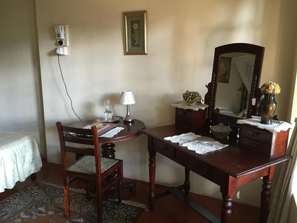 Lake Bungalow Hotel Kandy Quarto foto